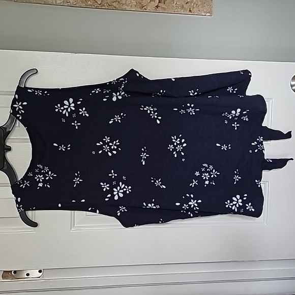 Blue Tank - Picture 13 of 16